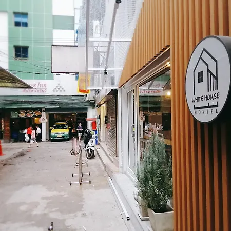 White House Hostel-3
